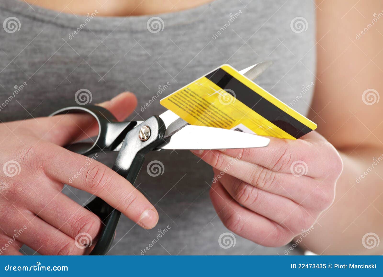 woman has to destroy her credit card
