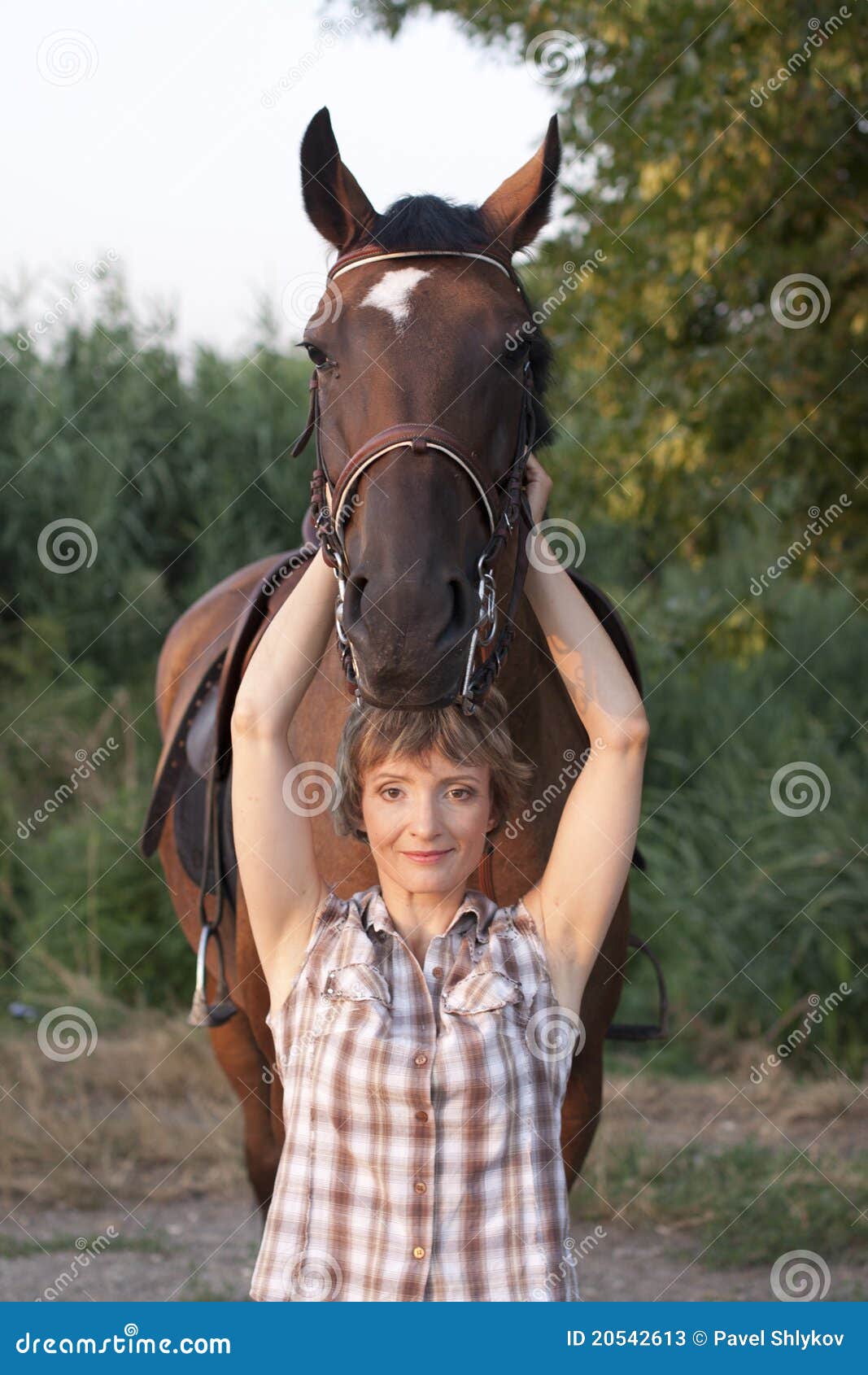 Woman hold horses head up stock image. Image of outdoors 20542613