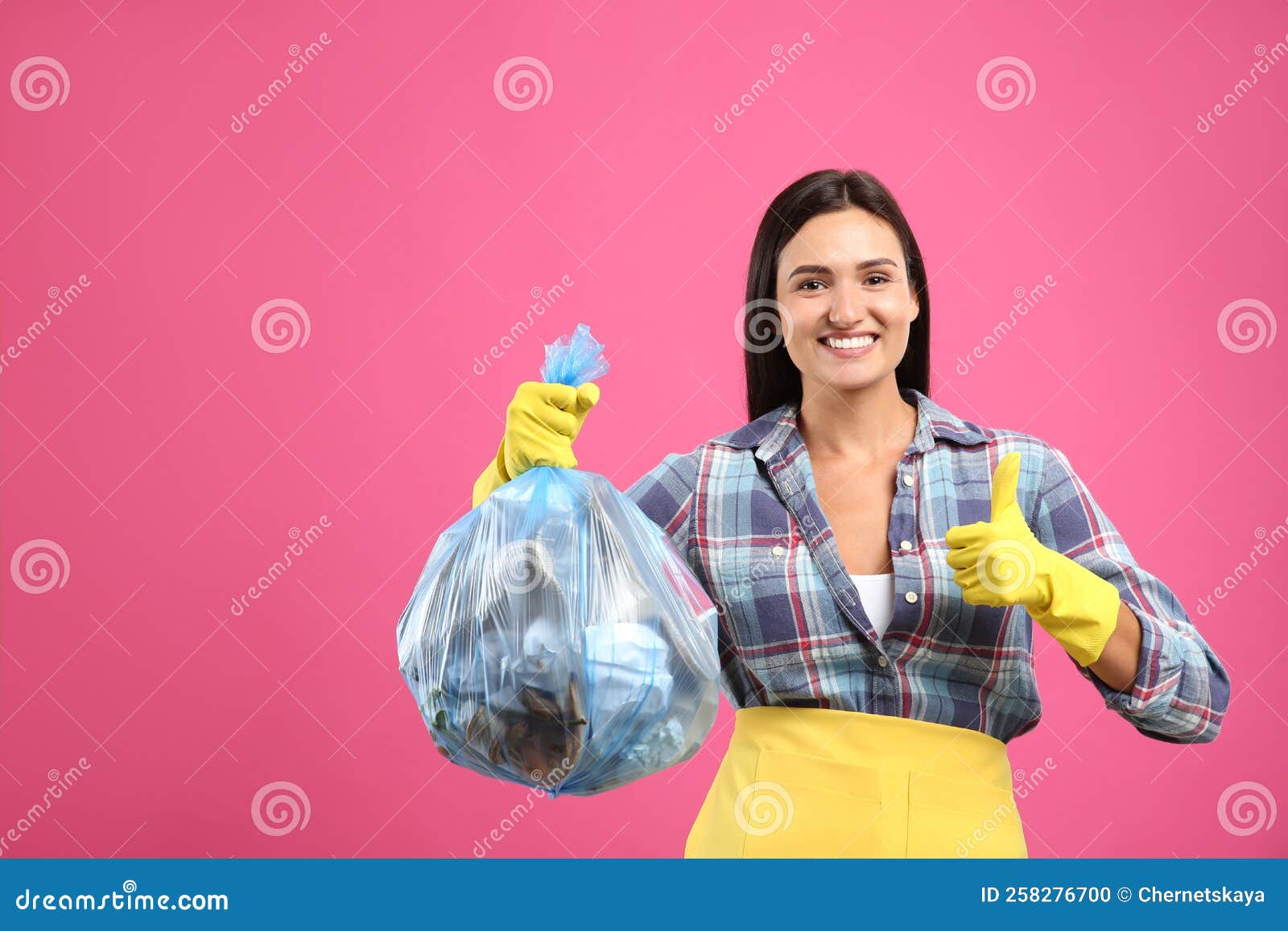 https://thumbs.dreamstime.com/z/woman-holding-full-garbage-bag-background-space-text-woman-holding-full-garbage-bag-pink-background-space-text-258276700.jpg