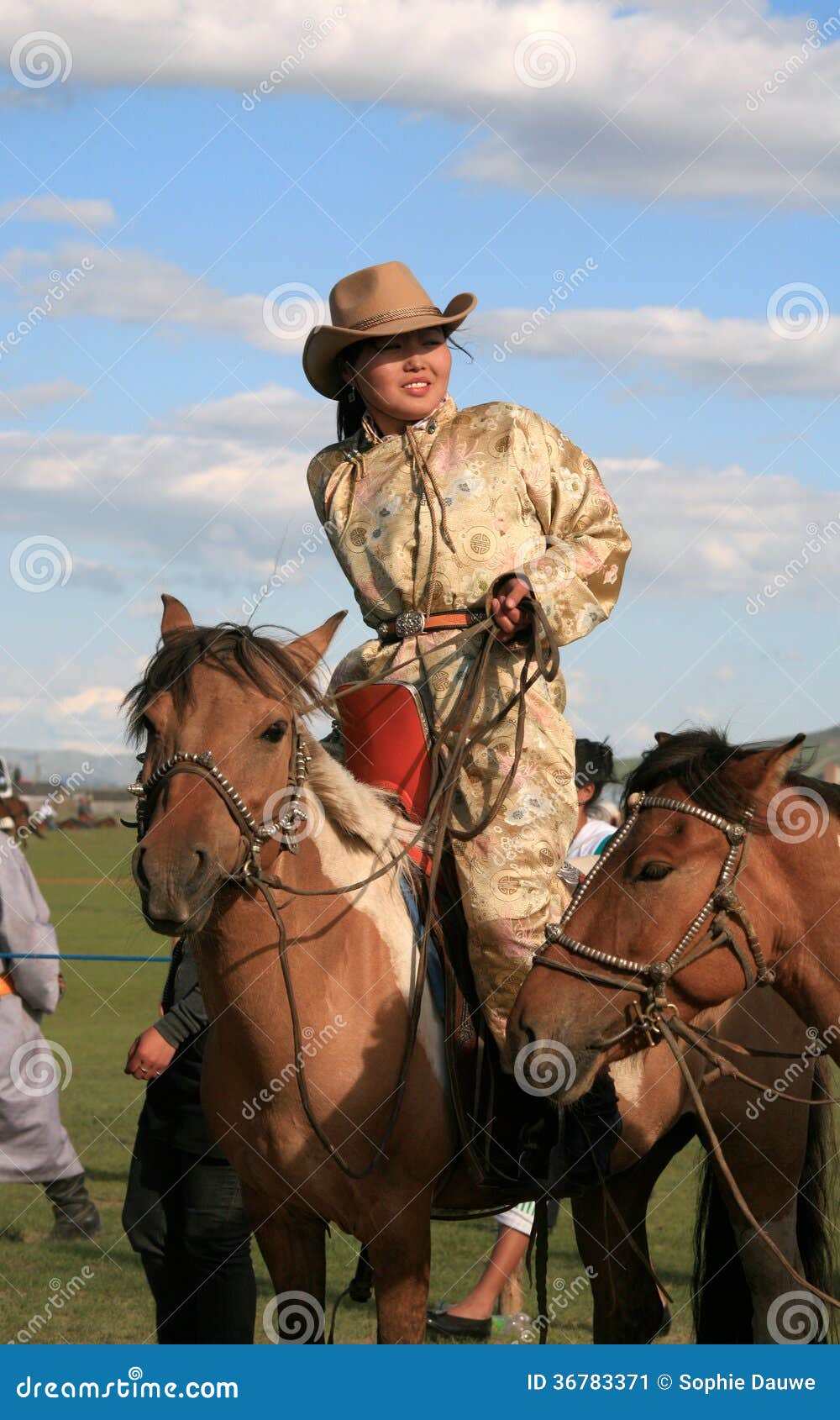 woman-horse-back-riding-mongolia-naadam-