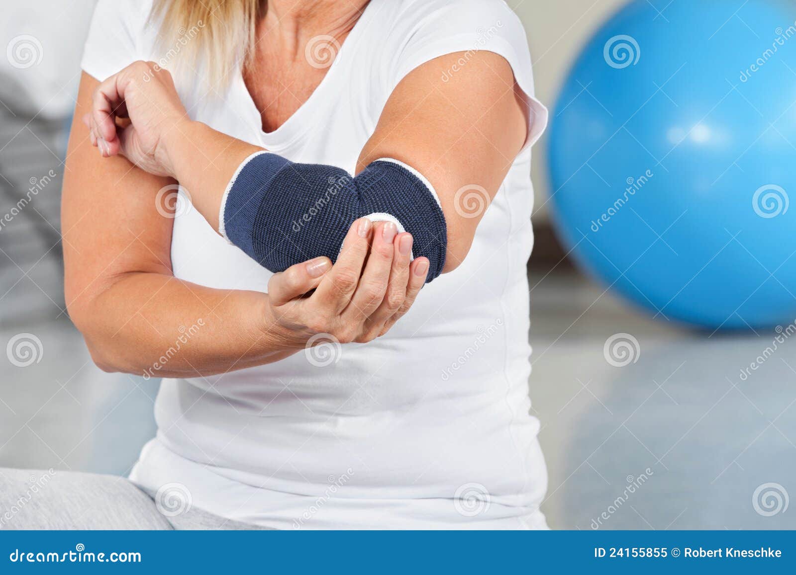 Woman with Joint Pain in Gym Stock Image Image of mobility, bandaged
