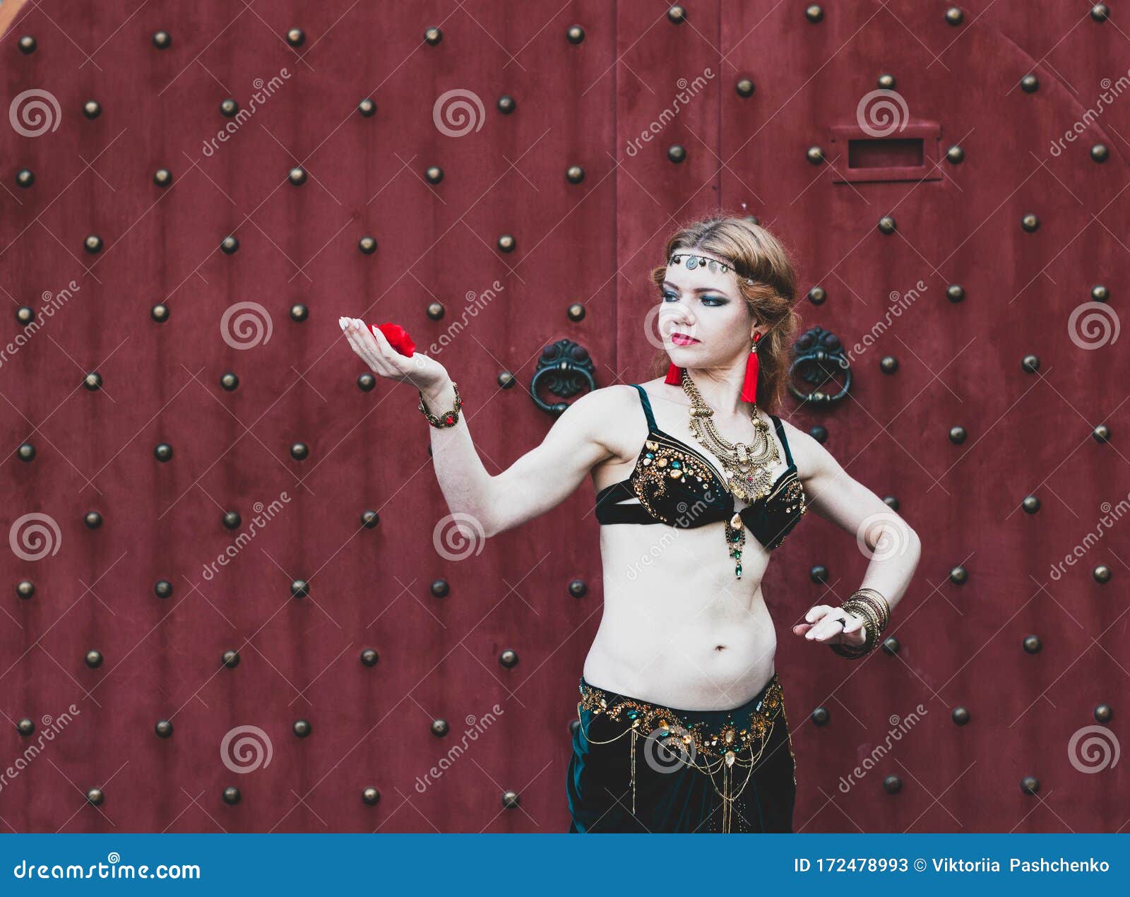 Beautiful Slim Woman Belly Dancer Stock Photo - Image of arabic,  bellydancing: 53371854