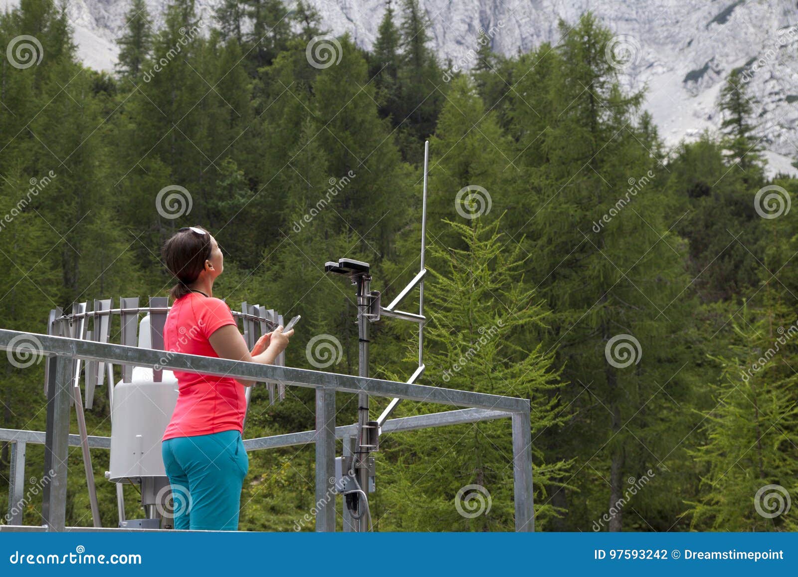 female meteorologist in boots female meteorologist in boots