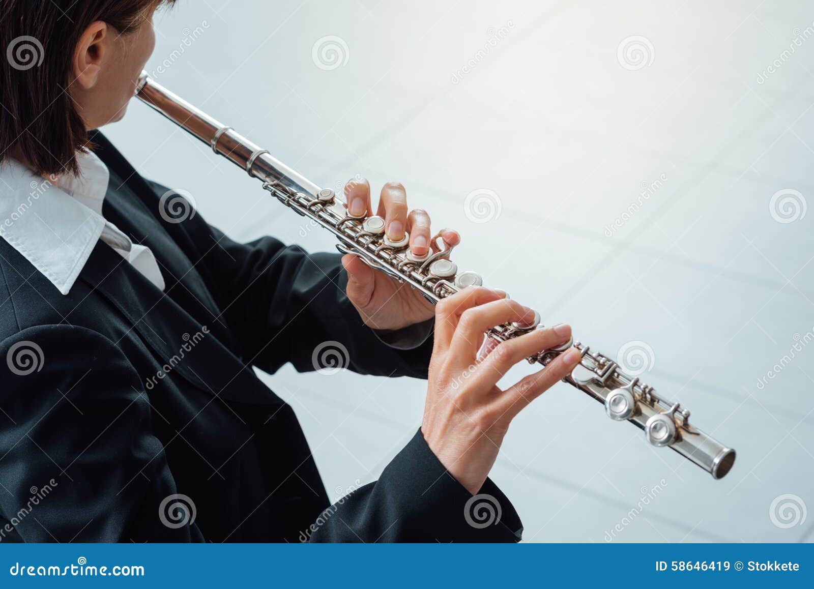 woman playing transverse flute