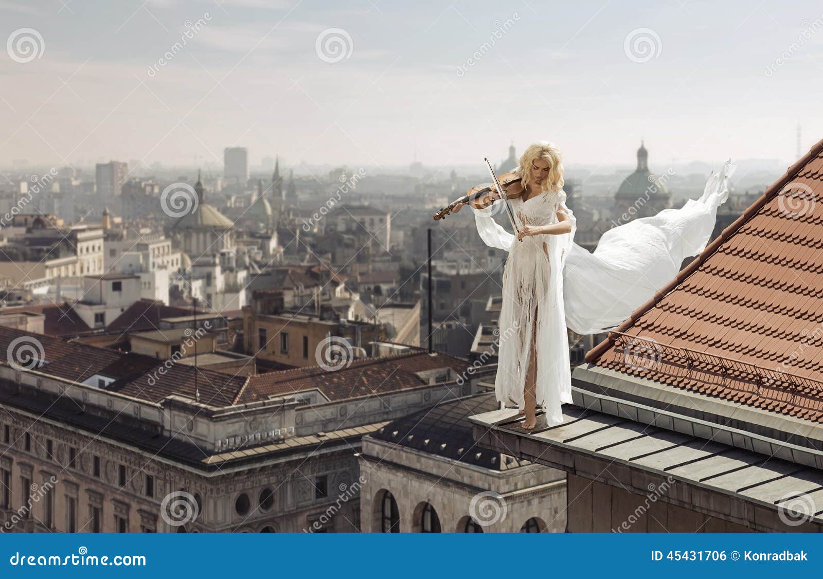 Woman the Violin on the Top of the Edge of the Roof Stock Photo - Image of freedom, artistic: 45431706