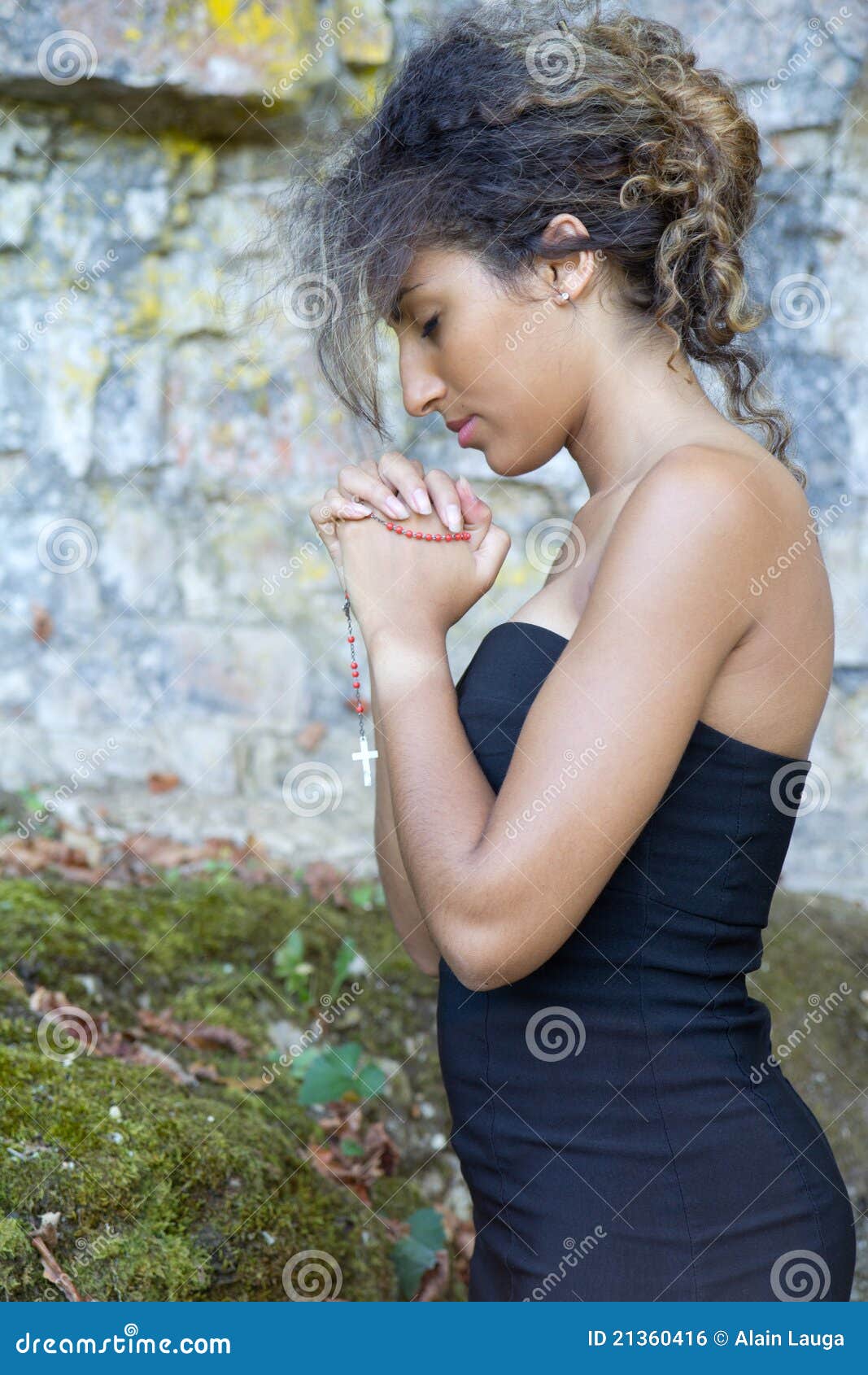 Woman Praying with a Rosary Stock Photo - Image of cross, mystery: 21360416