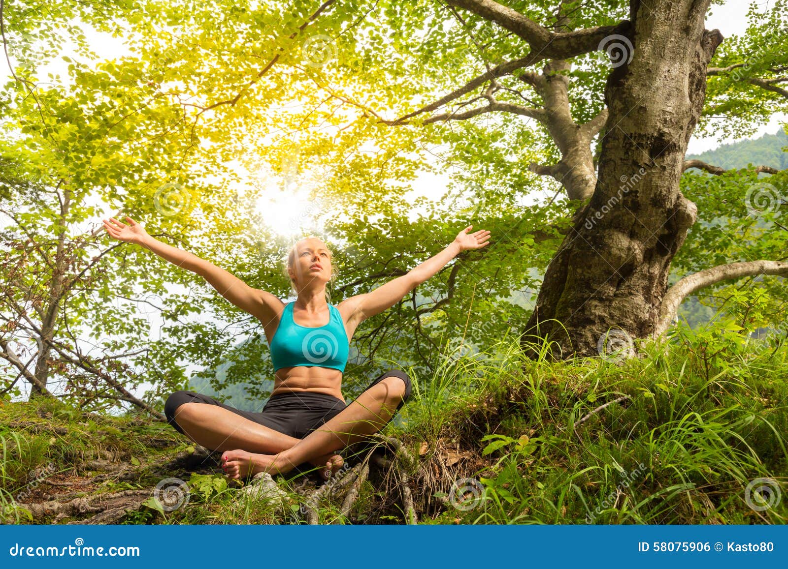 Bedre Uovertruffen Traktor Woman Relaxing in Beautiful Nature. Stock Photo - Image of carefree,  healthy: 58075906