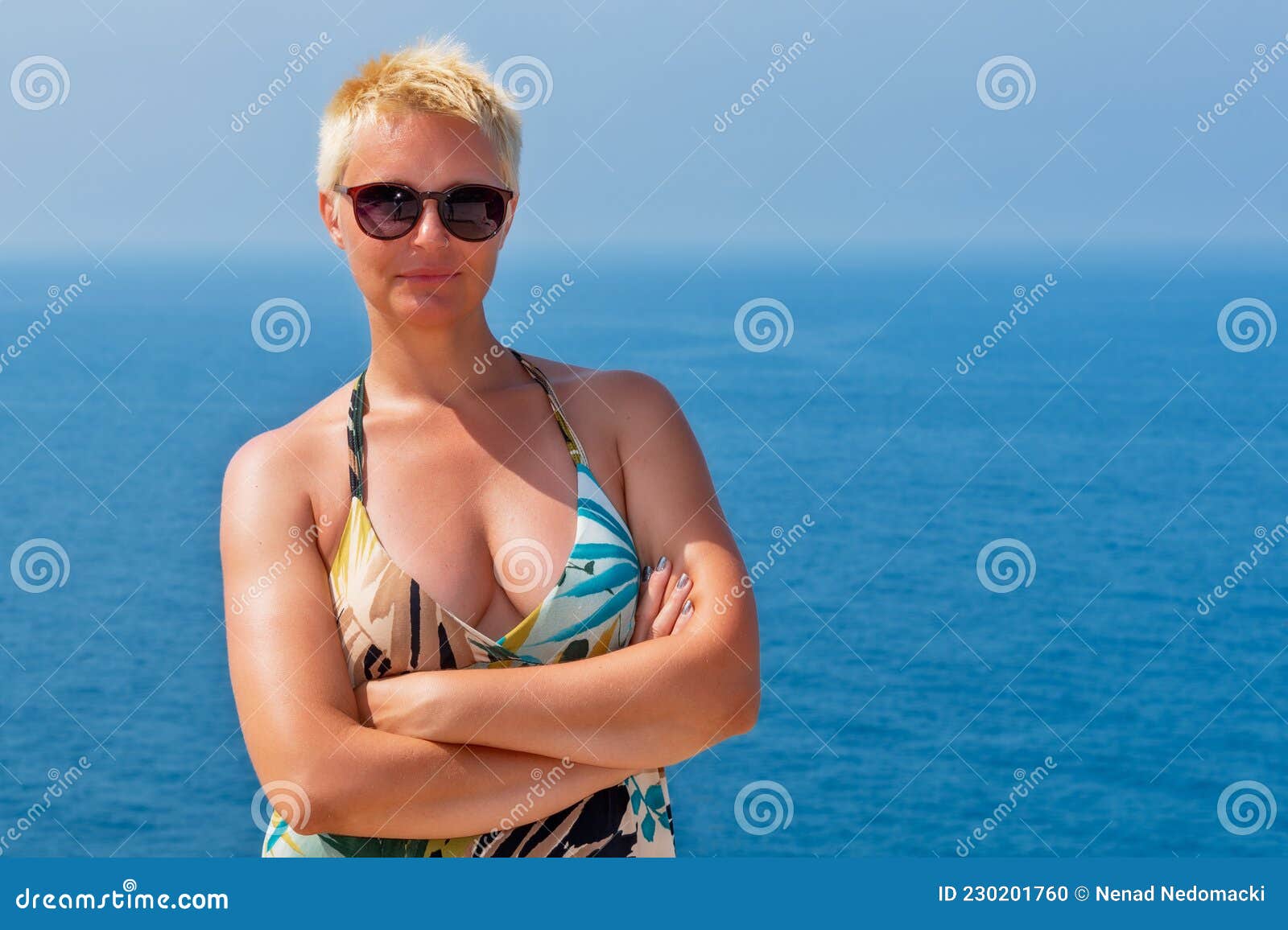 1. Short Blonde Hair with Sunglasses - wide 5