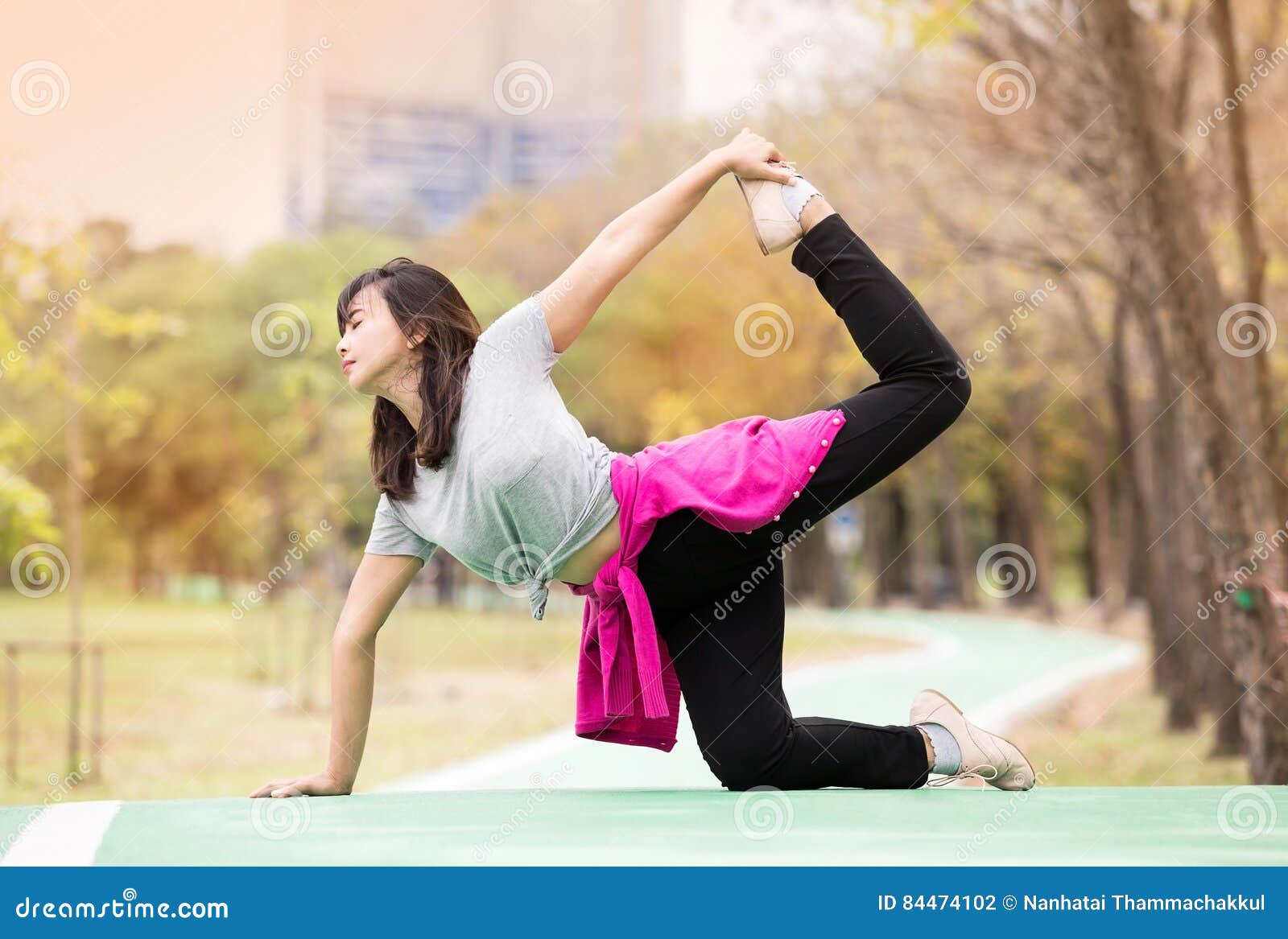 Bow Pose (Dhanurasana) Instructions & Photos • Yoga Basics