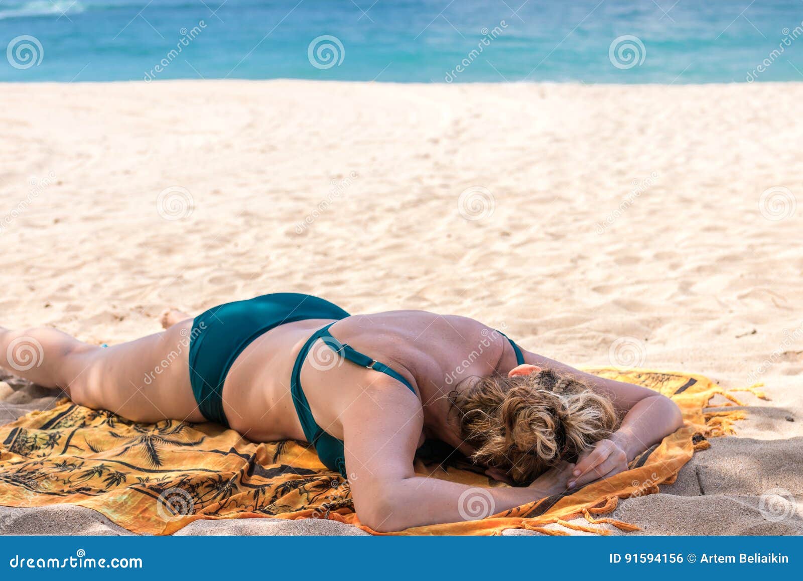 231 Sleeping Sun Tan Woman Stock Photos picture photo