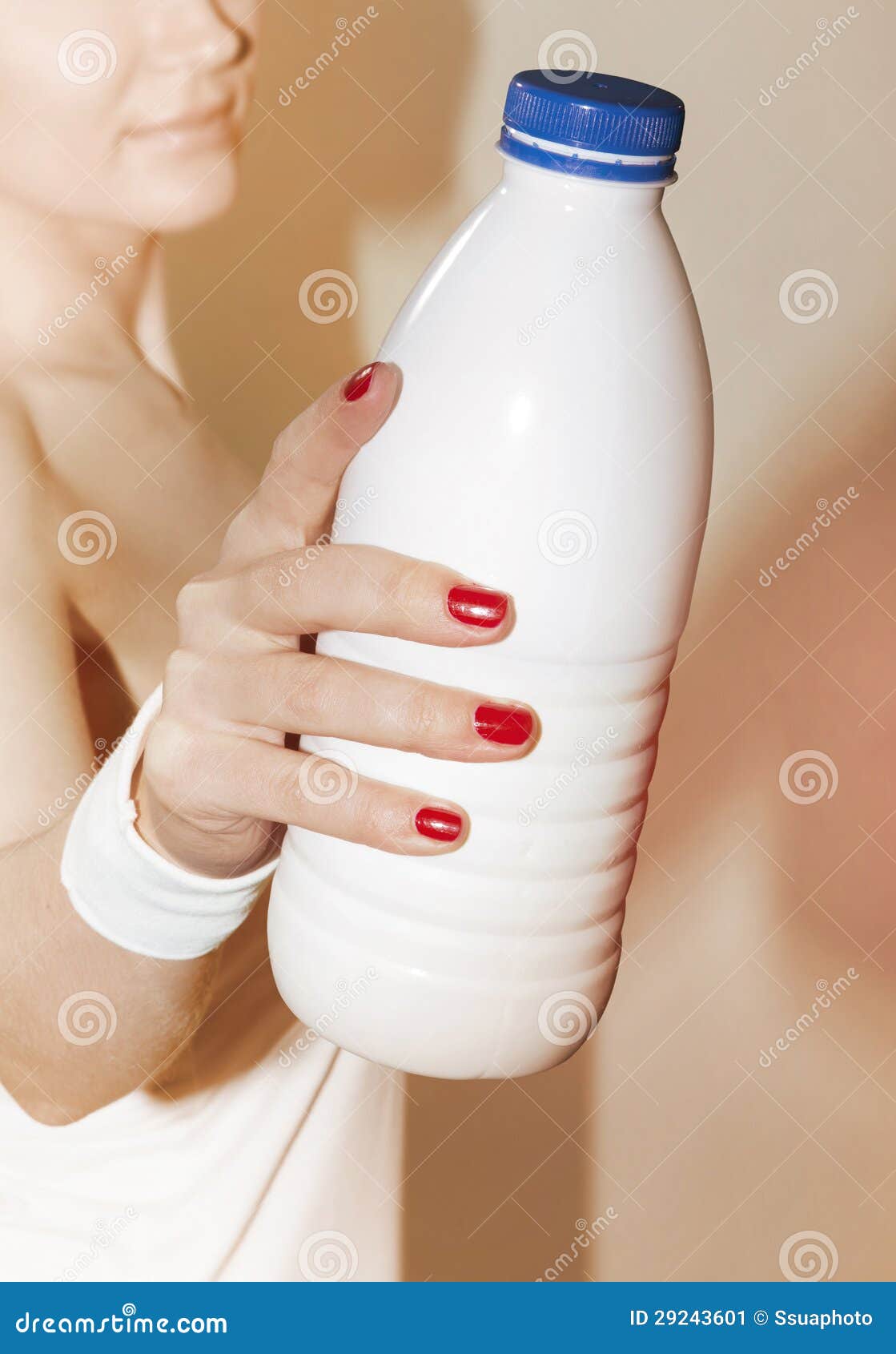 woman suggests to take bottle