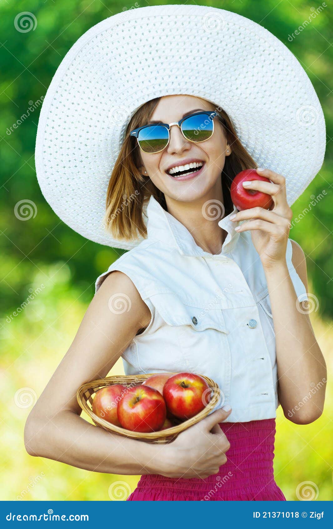 Woman In Sunglasses And Straw Hat Wearing Medical Mask At Beach, New