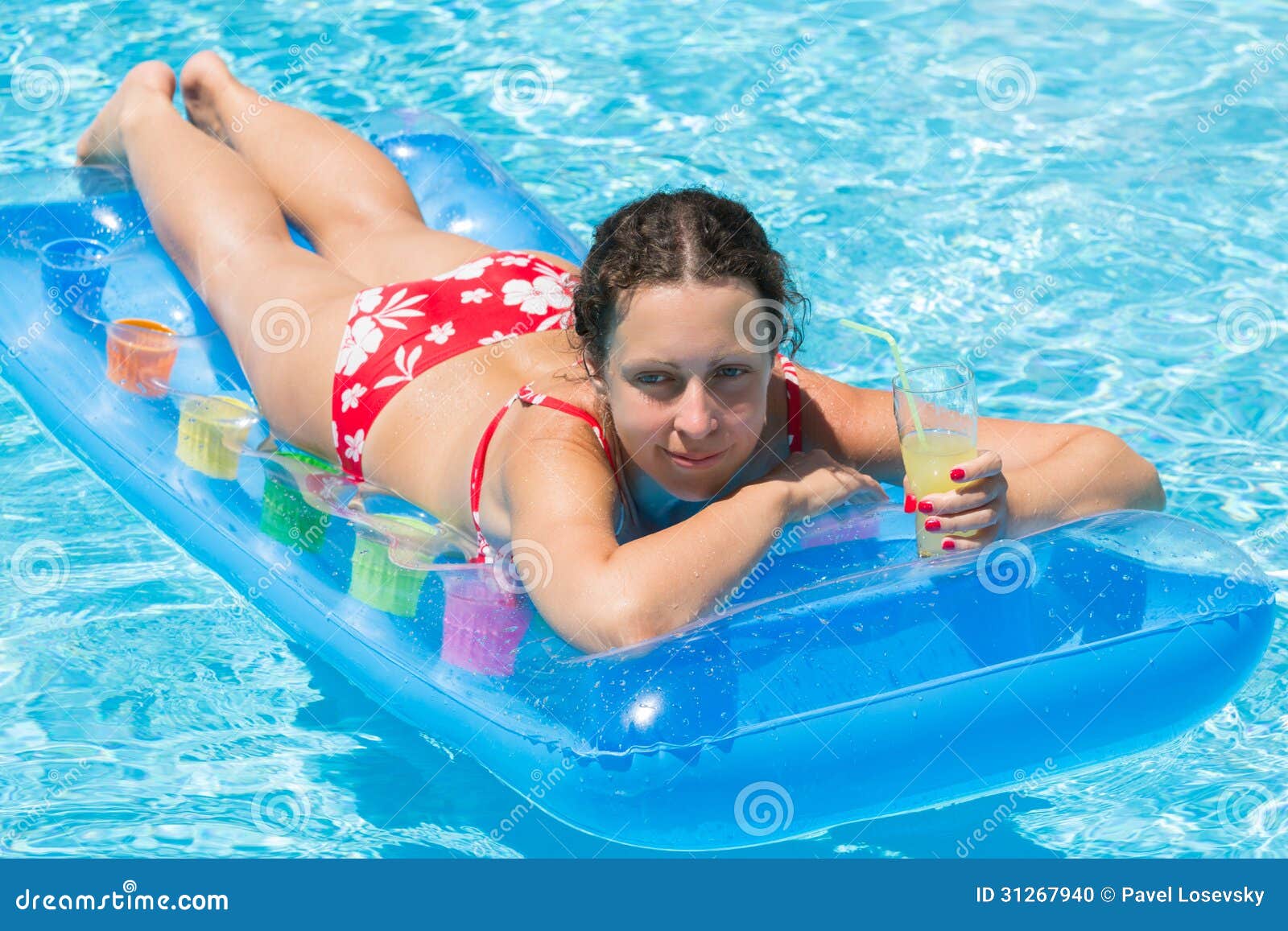 Hots Pool Side Nude Moms Gif