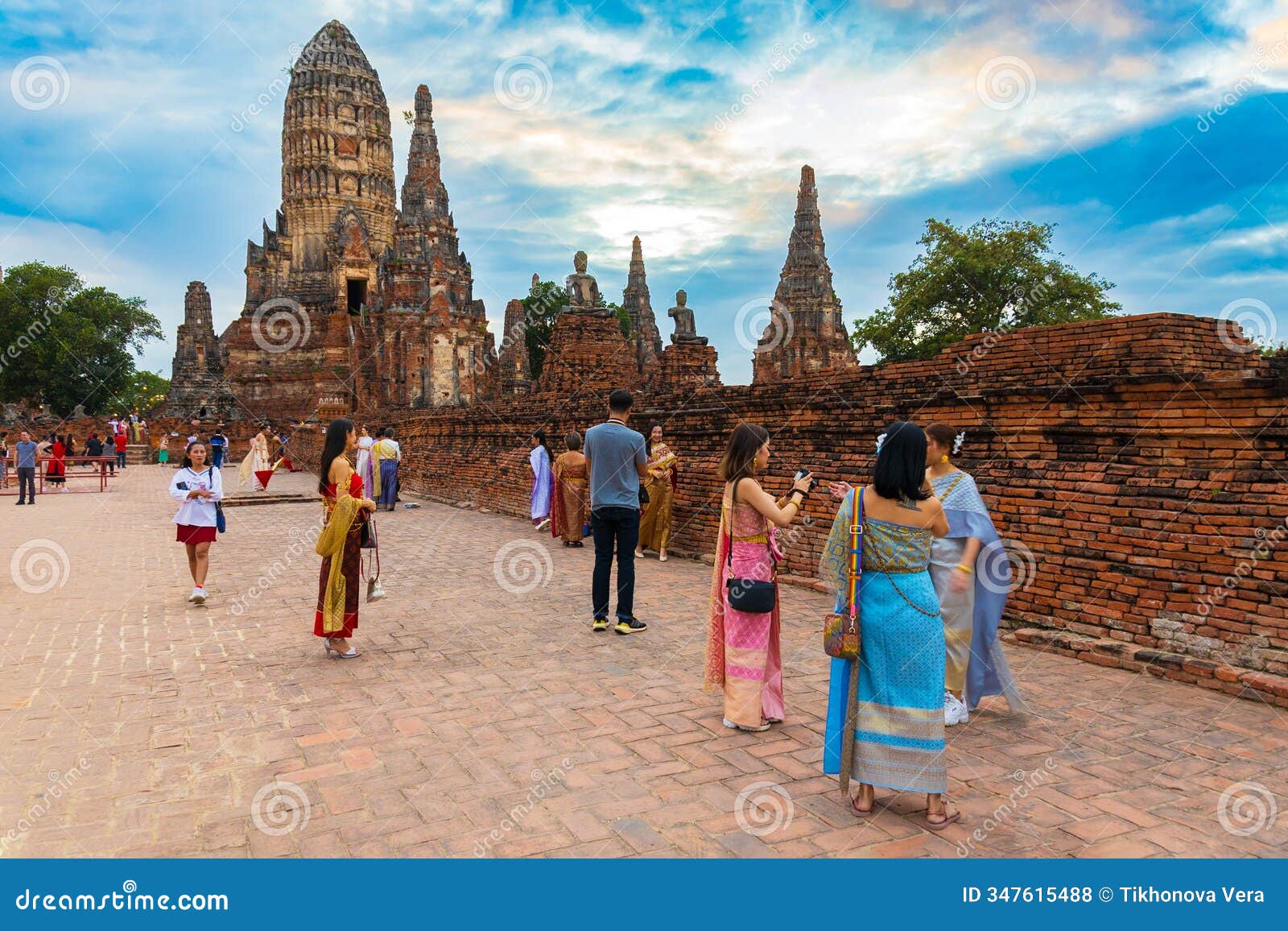 944 Ayutthaya Silhouette Stock Photos - Free & Royalty-Free 944 Ayutthaya Silhouette Stock Photos - Free & Royalty-Free