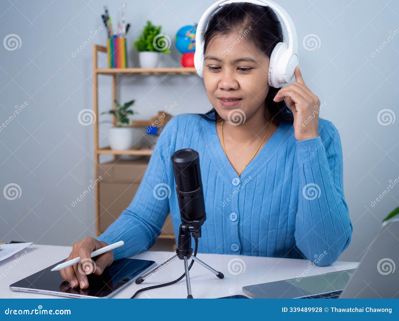 A Line Of Communication Between Two Persons In A Social Group Mental A Line Of Communication Between Two Persons In A Social Group Mental