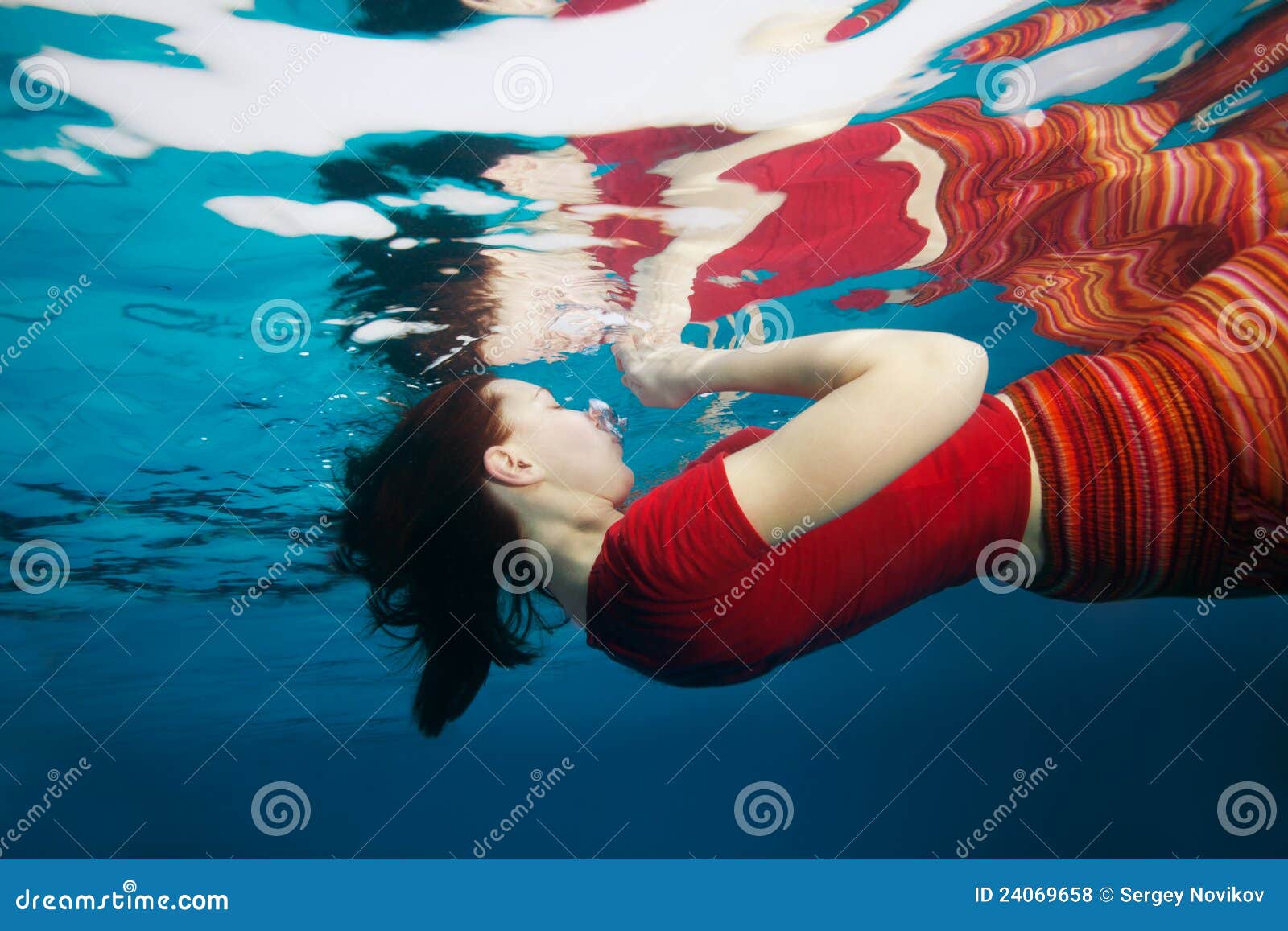 Woman Underwater With Reflection From Surface Royalty Free Stock Photos ...