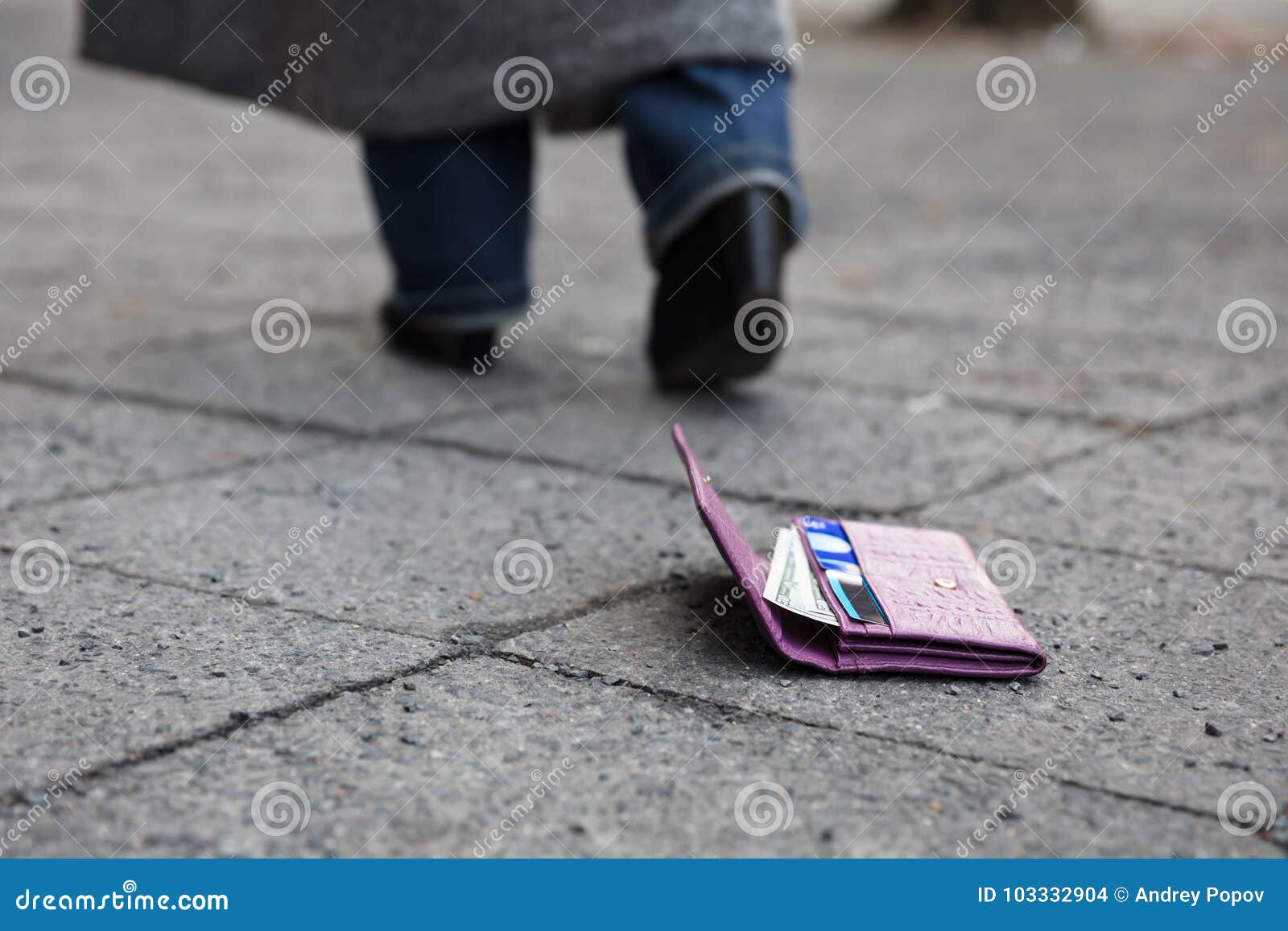 woman walking losing her purse street lost purse street 103332904