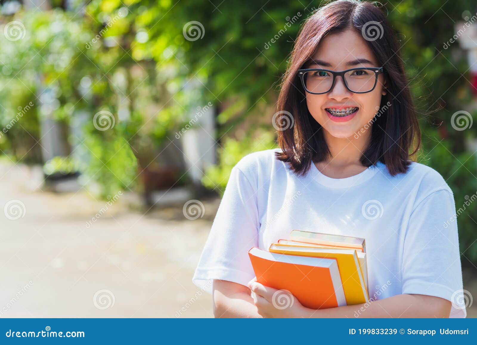 995 Pretty Asian Woman Braces Stock Photos - Free & Royalty-Free Stock  Photos from Dreamstime