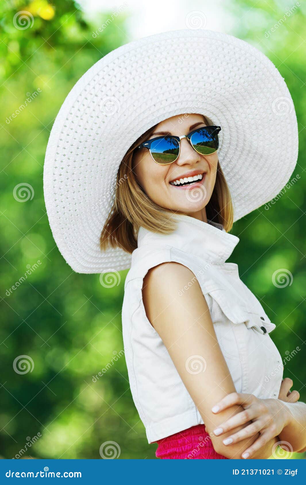 Woman White Hat Glasses Stock Image Image Of Makeup 21371021