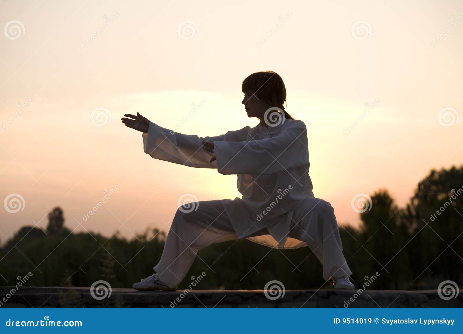 Woman in White Suit Make S Taiji Chuan Exercise Stock Image - Image of ...
