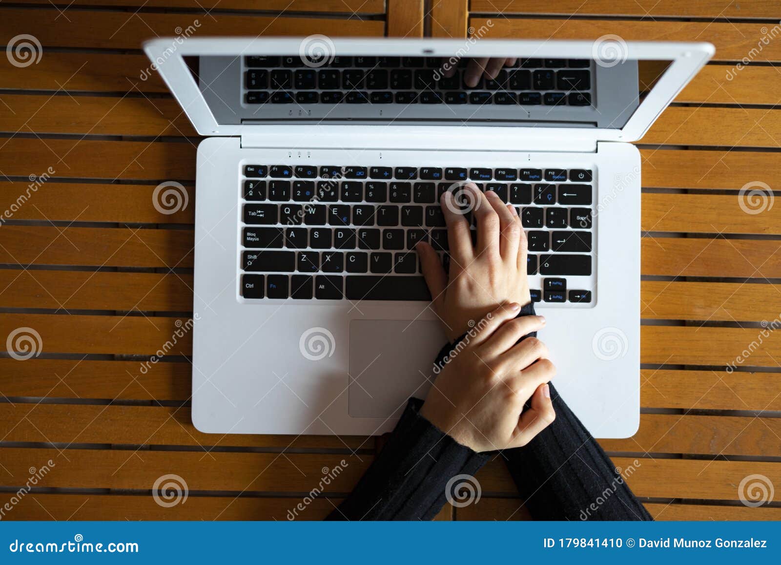 woman with wrist pain from working with the computer