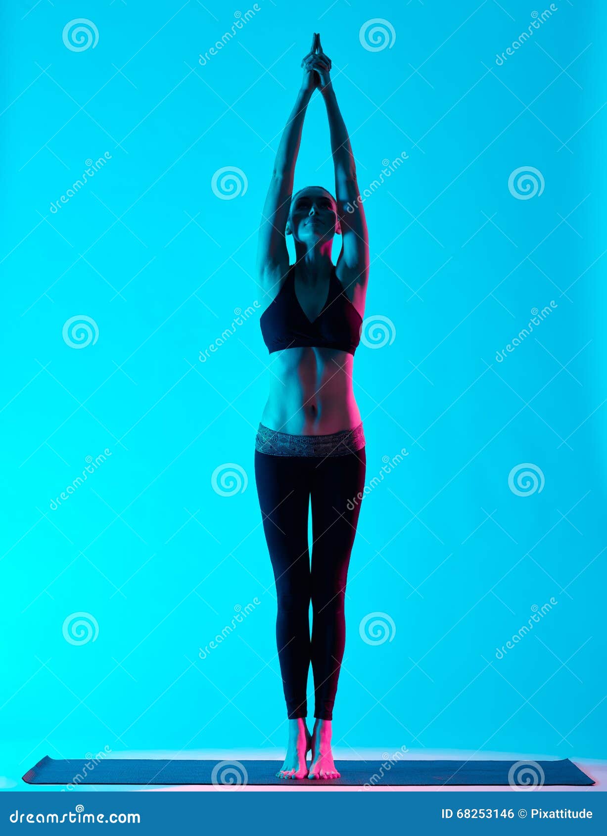 woman yoga exercices tadasana mountain pose