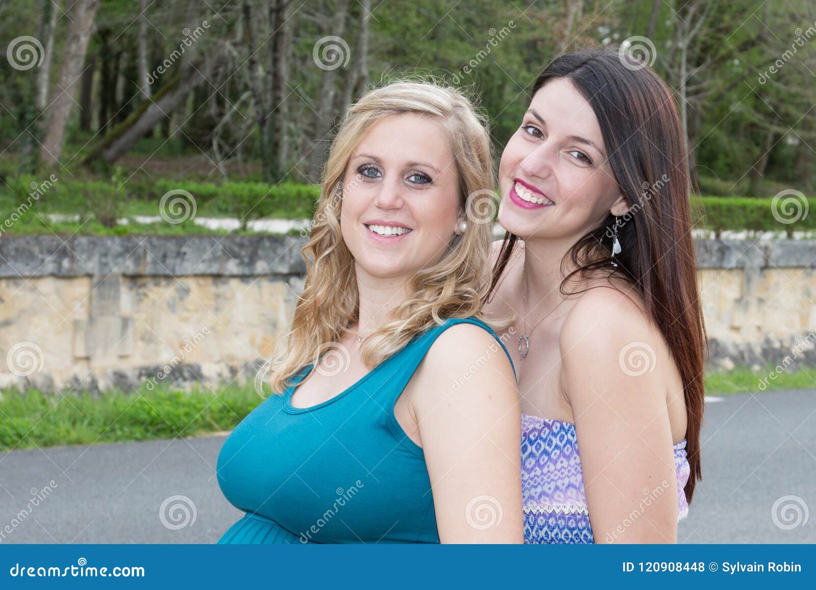 blonde lesbian girls having fun pics