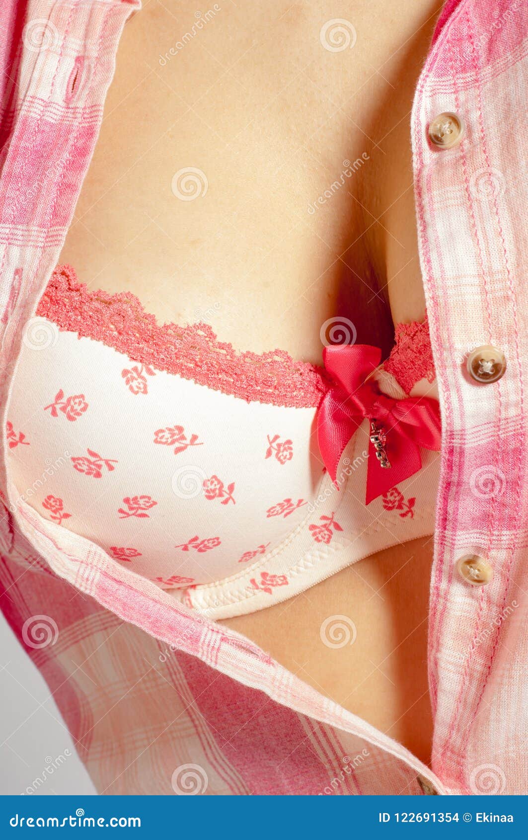 Women in pink bra tit stock photo. Image of cleavage 122691354