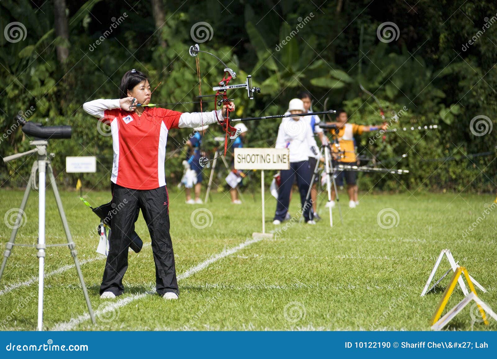 Women s Archery Action editorial image. Image of international 10122190