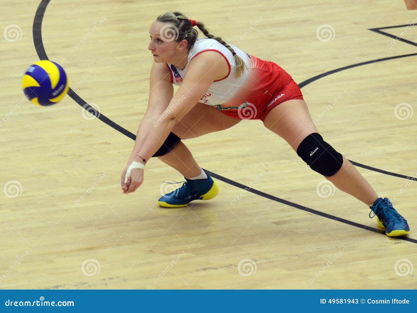 neef zone Onveilig Women volleyball action editorial stock photo. Image of blockout - 49581943