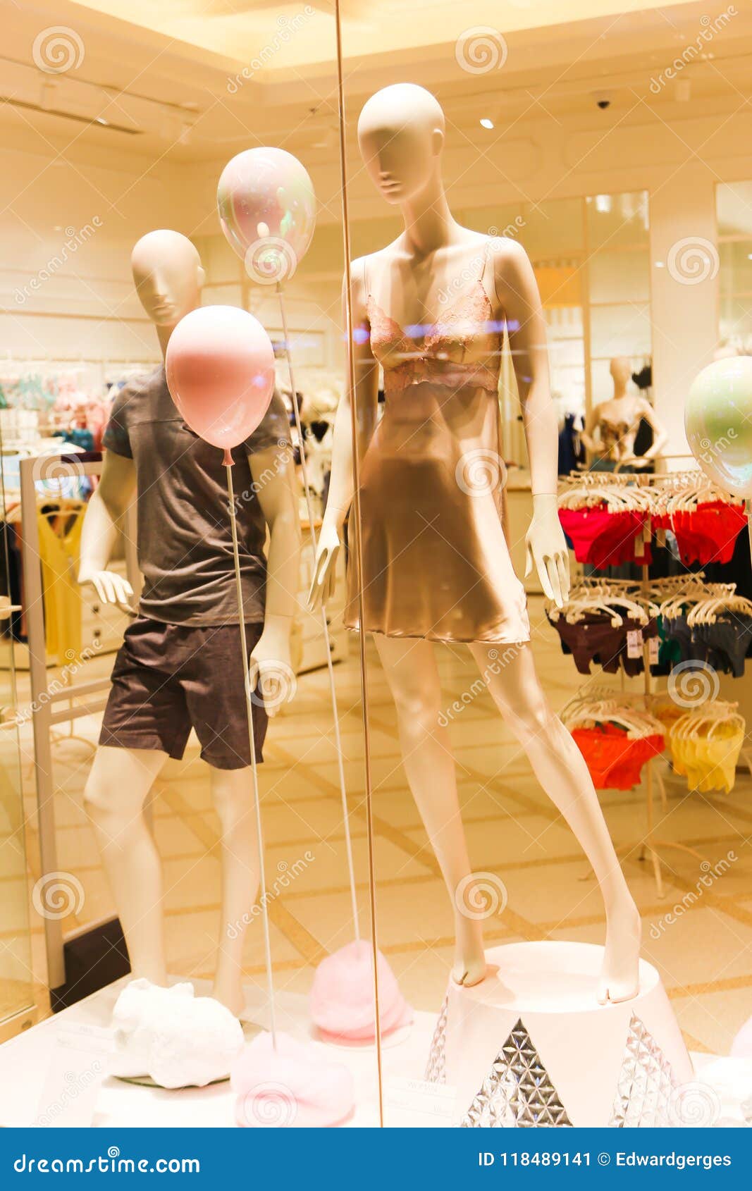 Women Wear Shop - Dubai Mall Editorial Photo - Image of arab, high