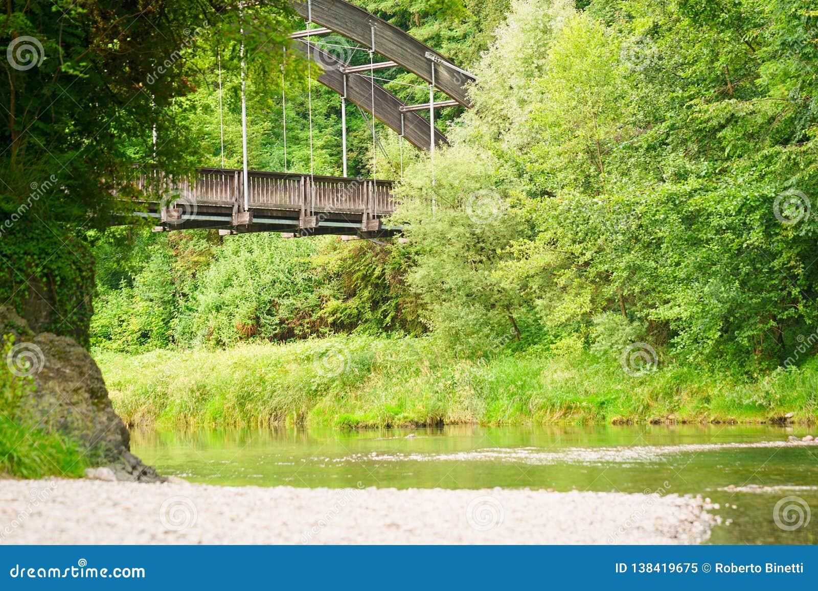 wonderful serio bridge close up