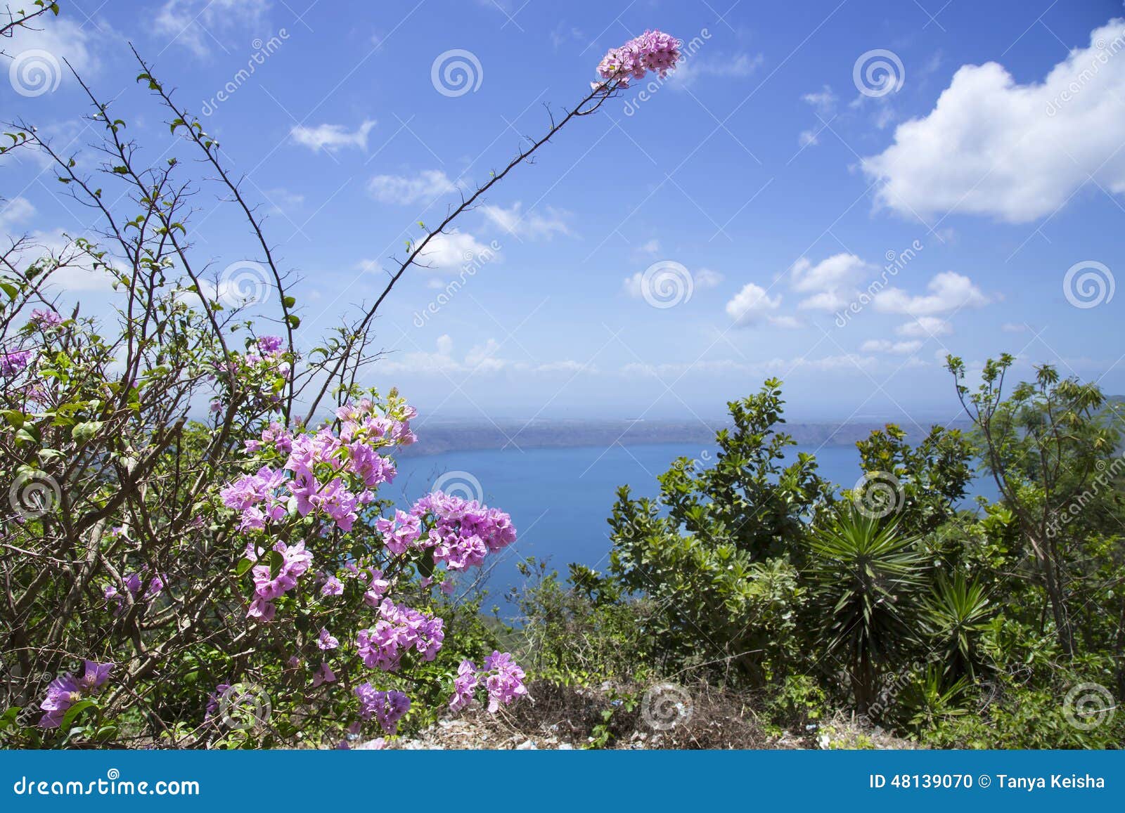 wonderful volcanic crater lake apoyo