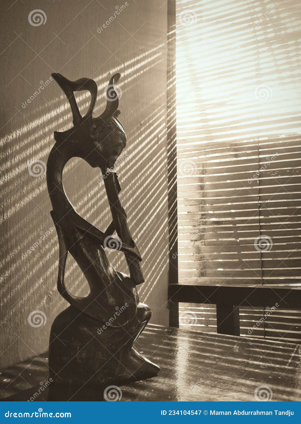 Wood statue music art stock image. Image of playing 234104547