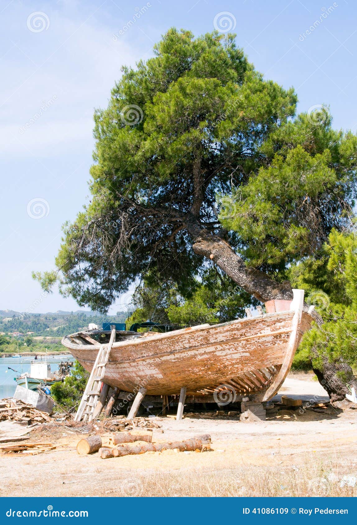 Wooden Boat Royalty-Free Stock Photography | CartoonDealer ...