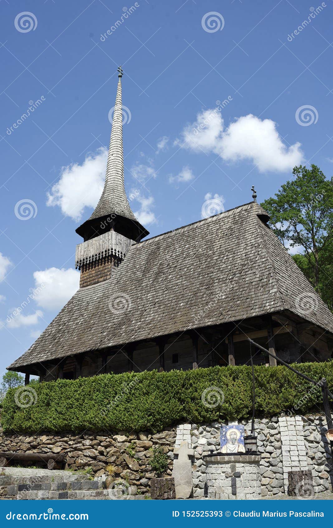 the wooden church in gÃÆlpÃÂ¢ia, romania