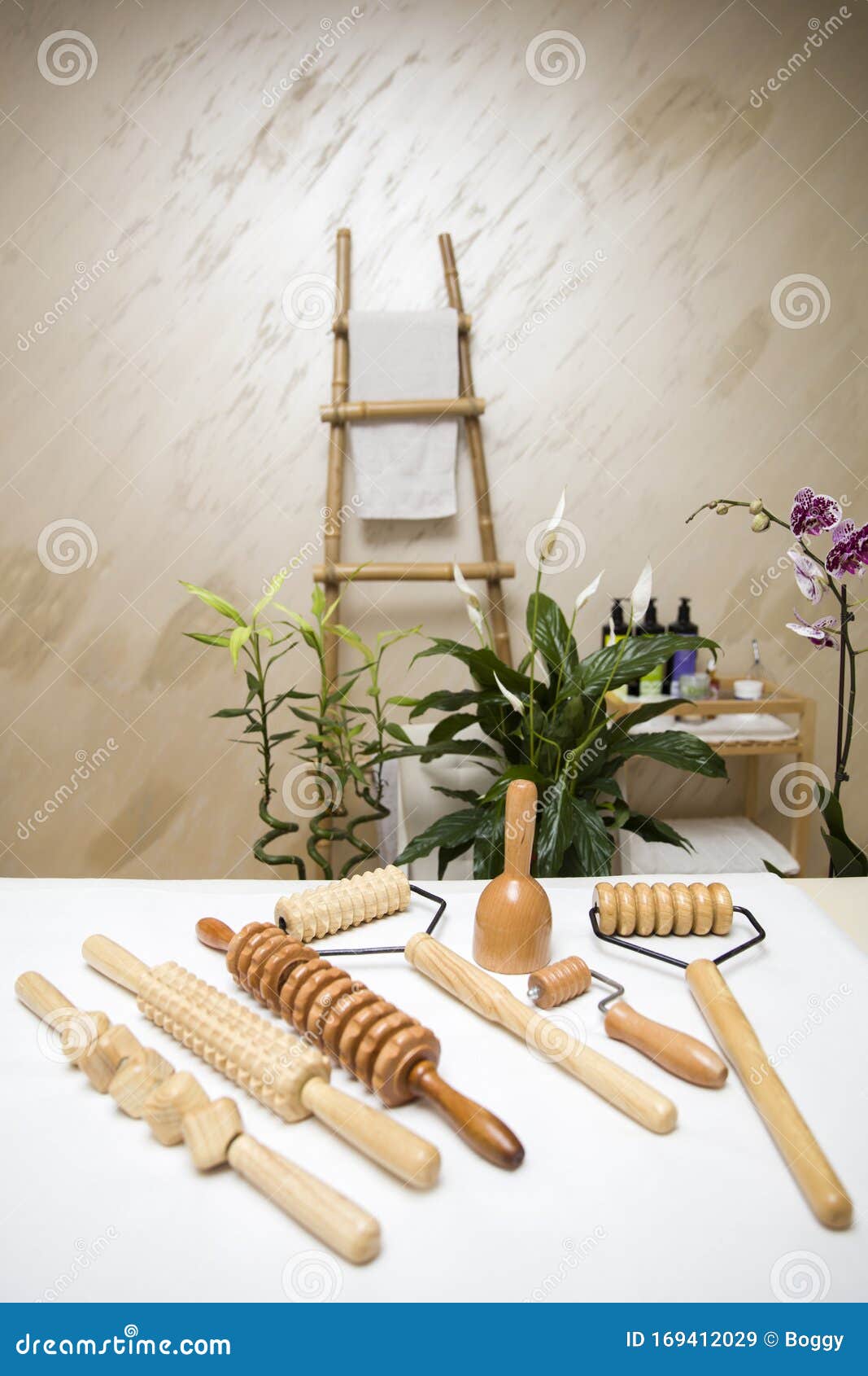 wooden equipment for anti-cellulite maderotherapy massage