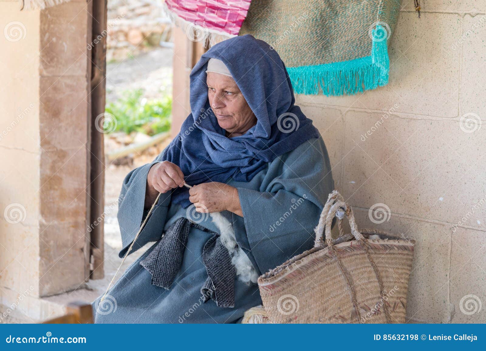 Wool Worker in the Village of Ghajnsielem in Gozo, Malta Editorial ...