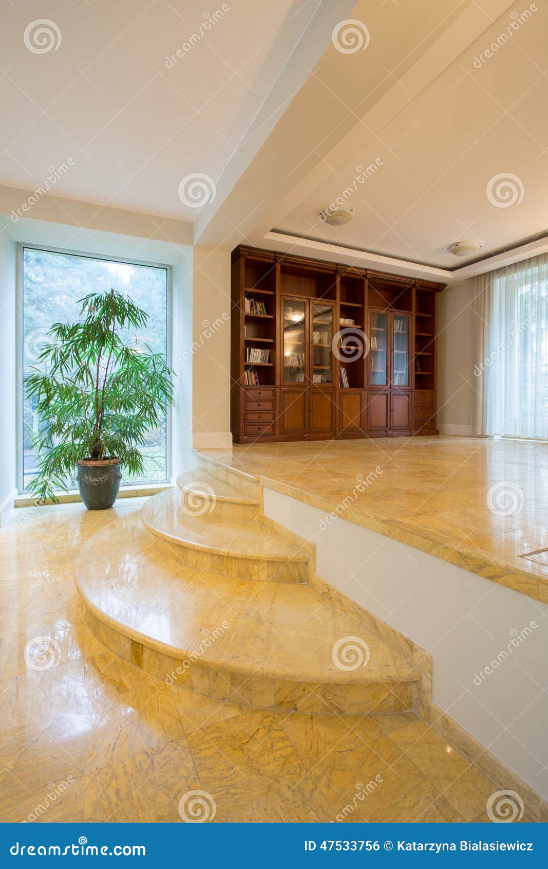 Woonkamer Met Ouderwetse Boekenkast Stock Foto - Afbeelding ... Woonkamer Met Ouderwetse Boekenkast Stock Foto - Afbeelding ...