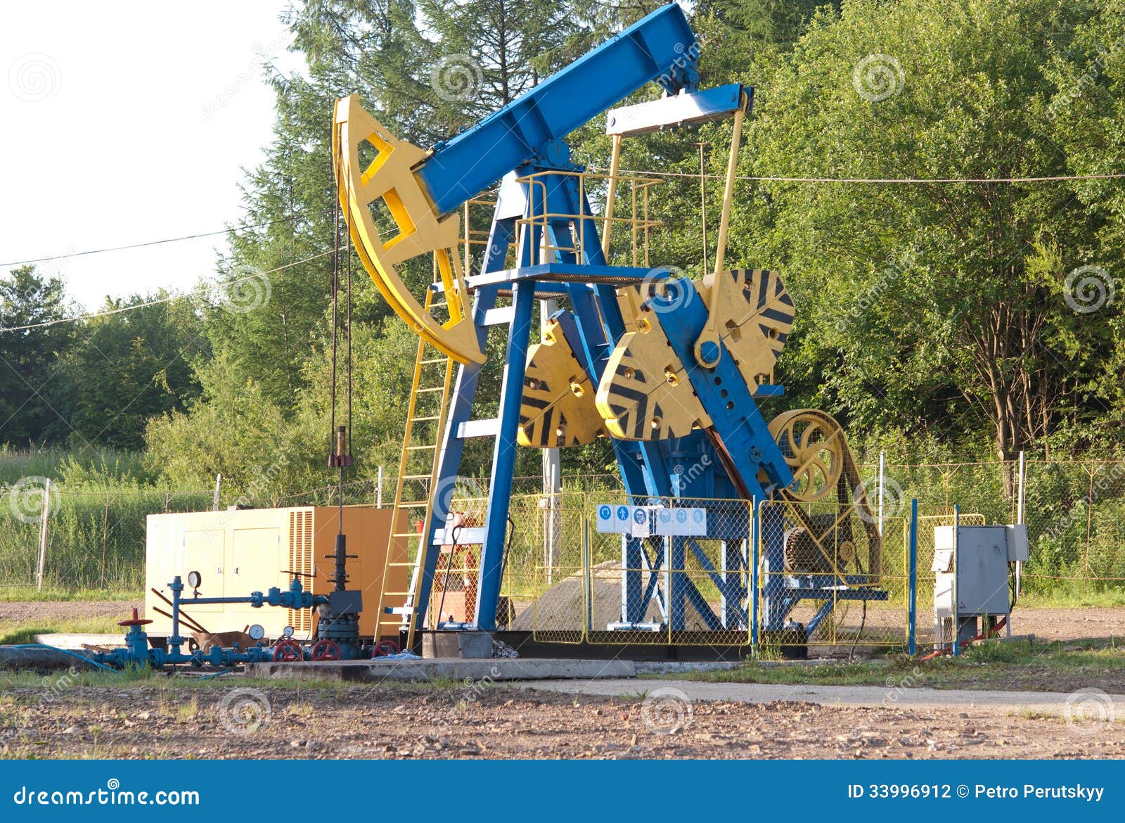 Work of oil pump stock photo. Image of barrel, weather 33996912