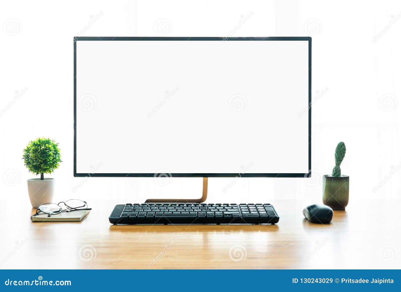 119,598 Desktop Computer Screen Stock Photos - Free & Royalty-Free Stock  Photos from Dreamstime