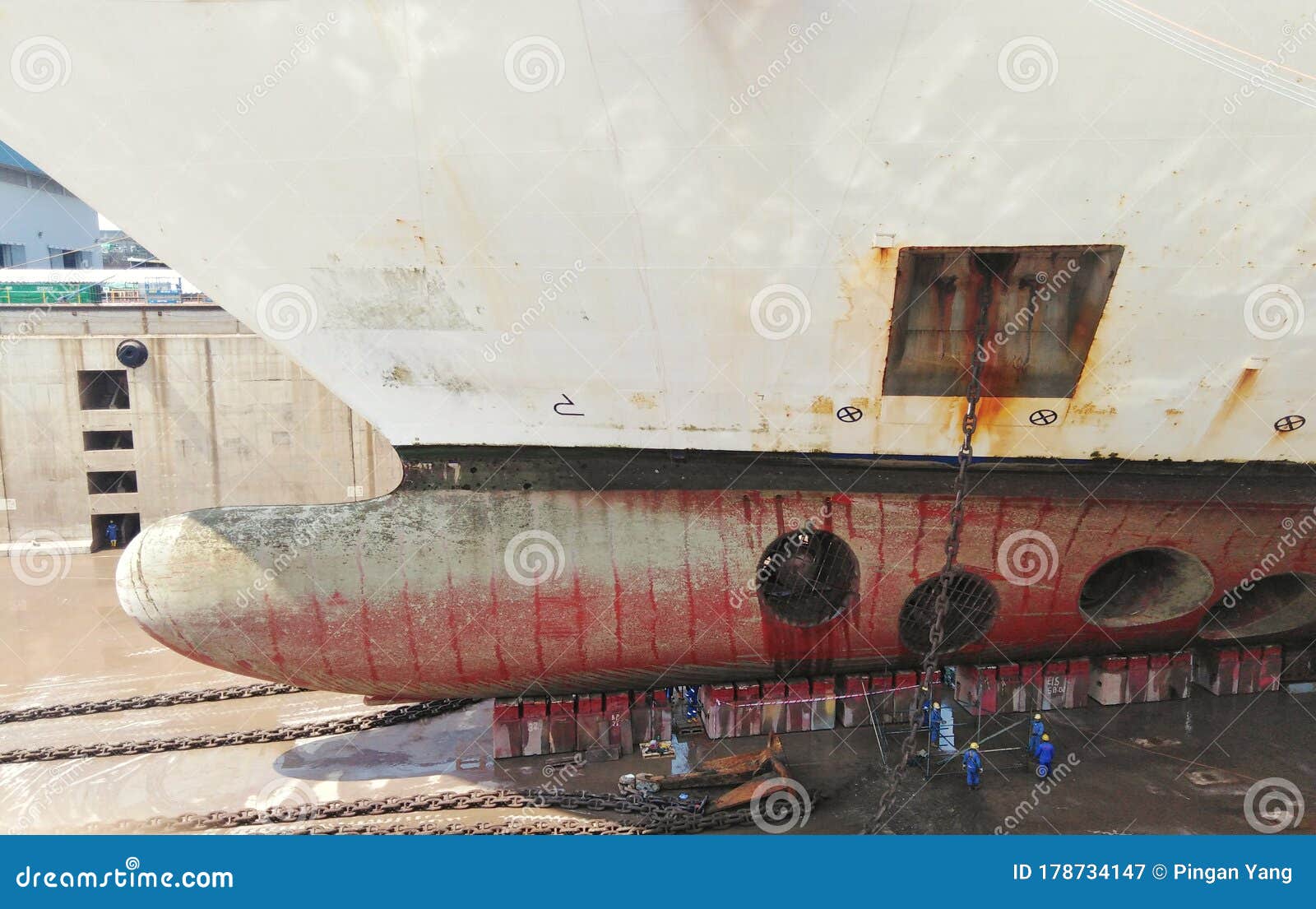Worker Repaired the Ship Bottom Stock Image Image of singapore, room