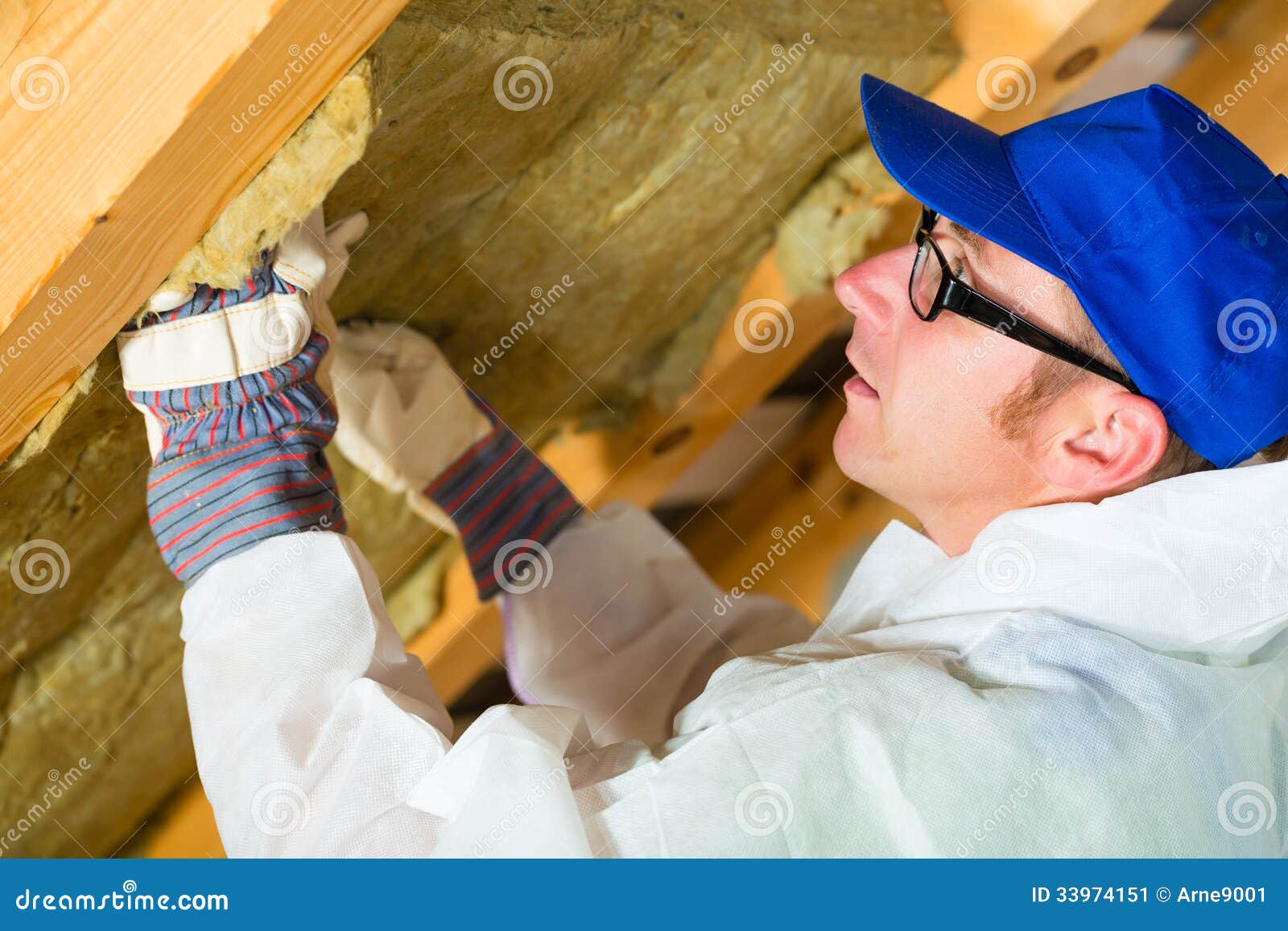 worker setting thermal insulating material