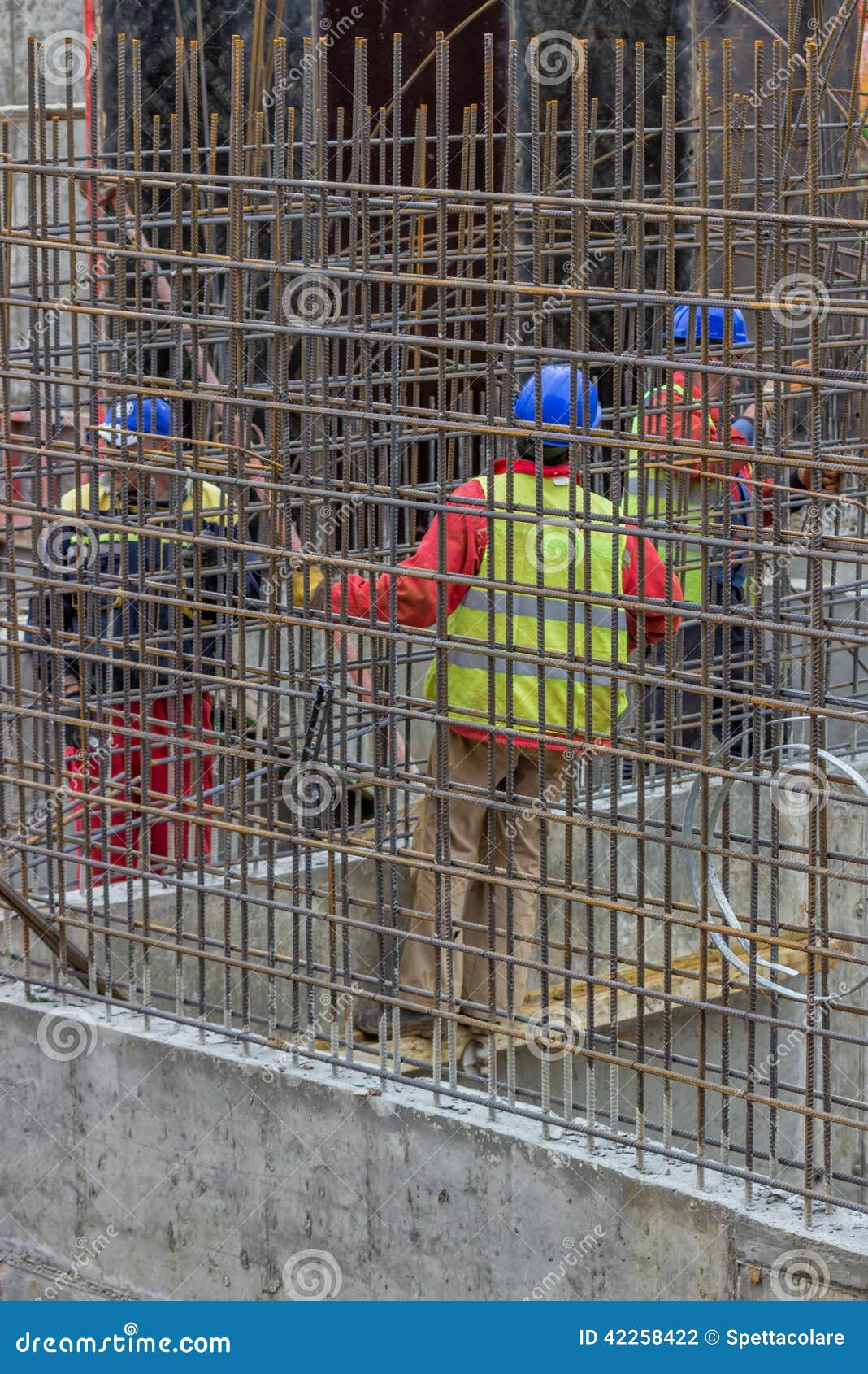Rebar Cage (Vertical) RoyaltyFree Stock Photography CartoonDealer