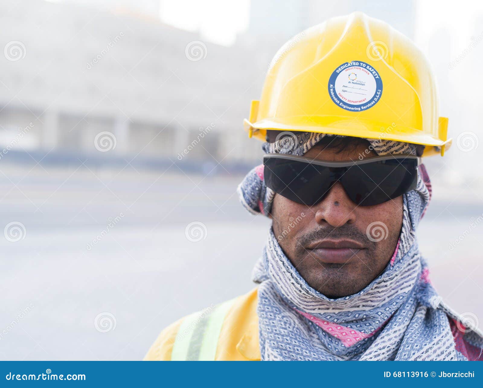 Workers,Dubai editorial photo. Image of construction 68113916