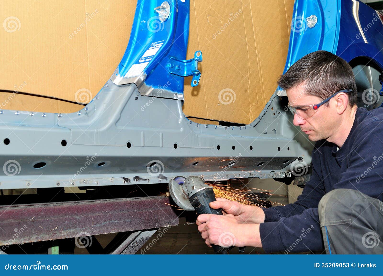 Working in car body shop. stock image. Image of fixing 35209053