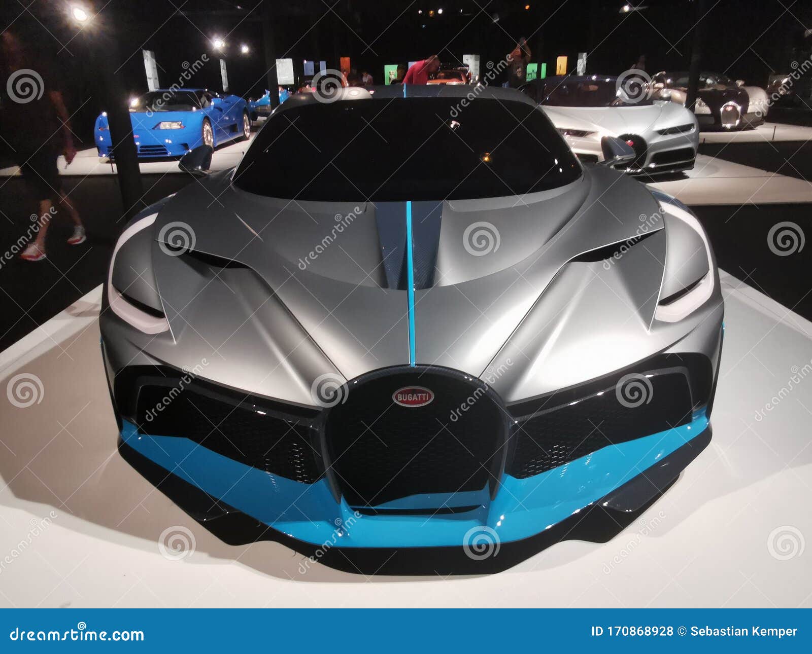 World Biggest Car Show Oldtimer Supercar Bugatti Ferrari