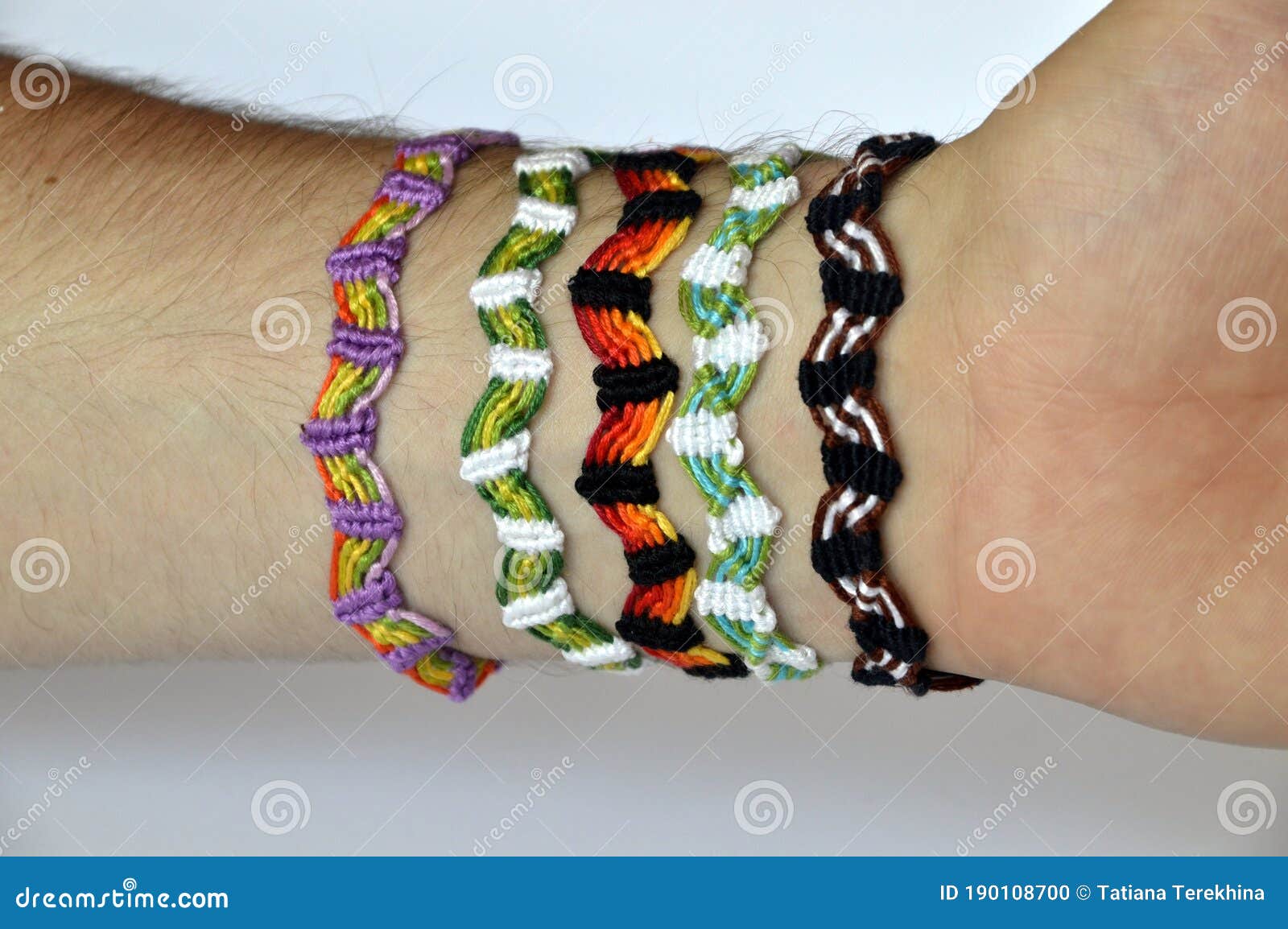 DIY easy Yin and Yang couple bracelets | Macrame Couple bracelets | St.  Valentine's gift ideas - YouTube