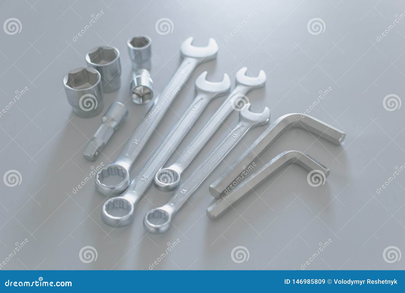 Industrial-grade Pneumatic Perforated Ratchet Wrench Auto Repair Pneumatic Tools Hexagon size : 14mm Perforated Hexagon Socket Wrench 