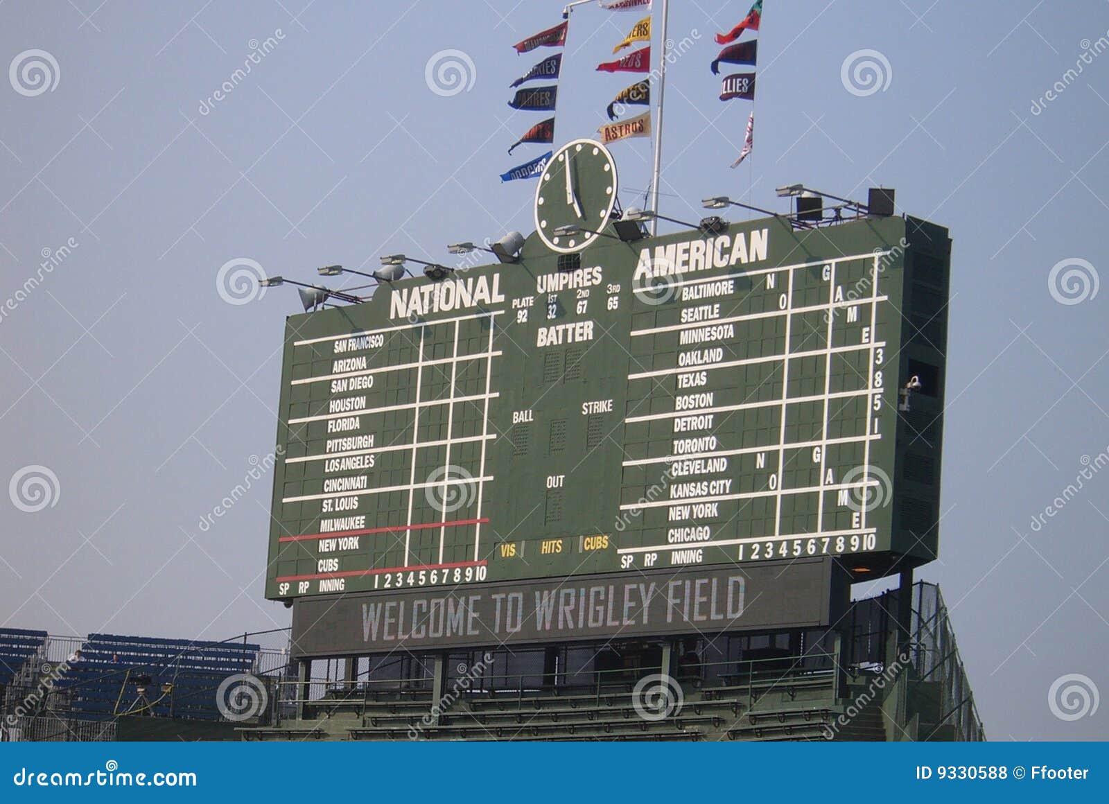 Wrigley Field - Chicago Cubs Scoreboard Editorial Stock Photo - Image of  green, bleachers: 9330588